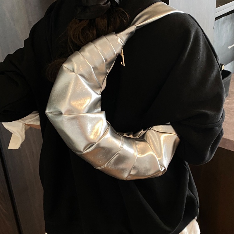 Fashionable High-Sense Commuter Shoulder Bag with Spacious Storage Ideal for Everyday Carry