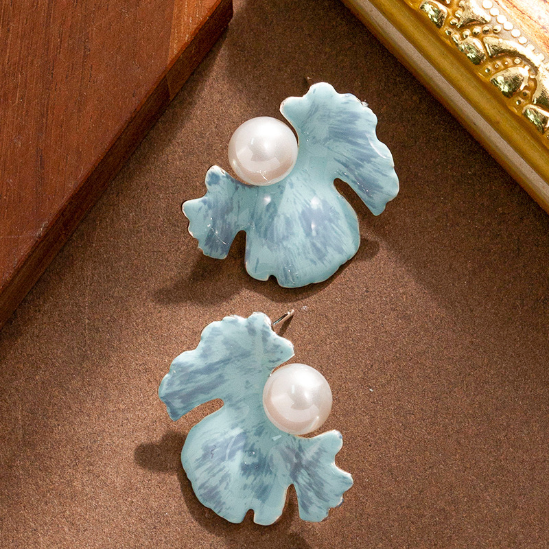 French Style Super Fairy Sweet Fresh Oil Drop Blue Petal Pearl Earrings for Women Light Elegant High-end Sier Needle Ear Jewelry