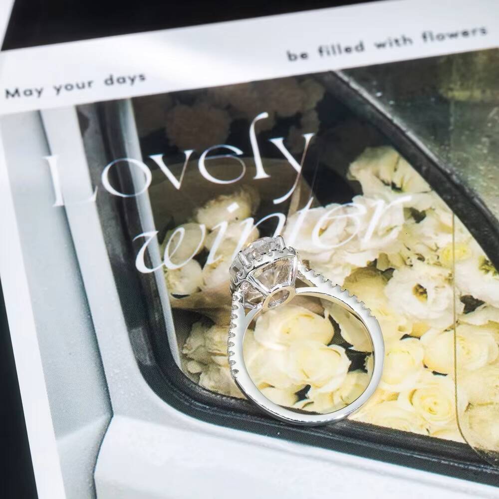 Wholesale S925 9K 14K 18K Gold Halo Ring 2CT 7*9mm Oval Diamond Engagement Women Jewelry Silver VVS Moissanite Ring