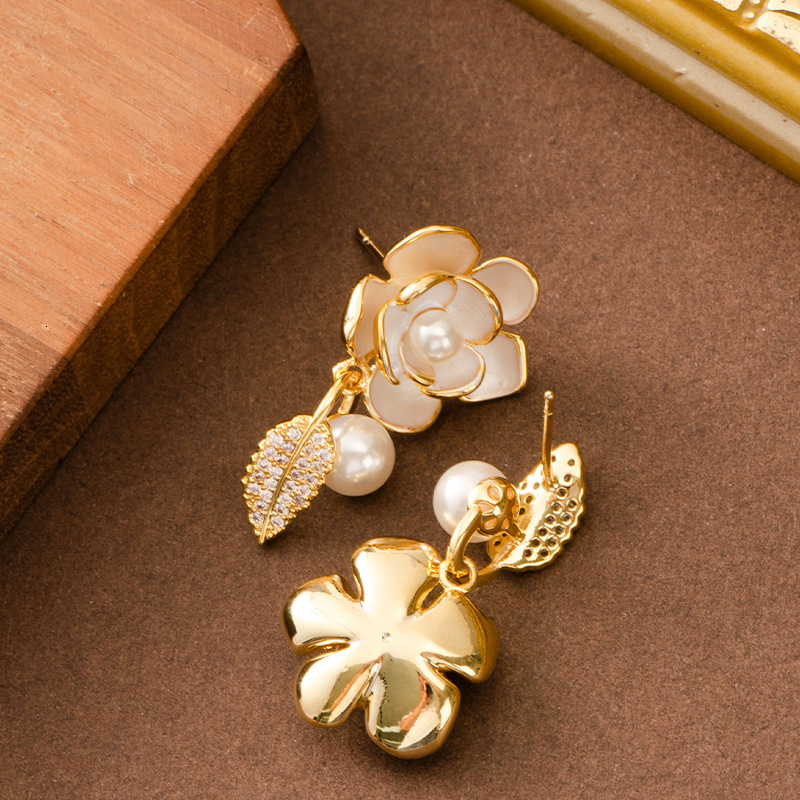 Fashion Exquisite Asymmetric Glaze Pearl Inlaid Rose Flower Stud for Women High-end Versatile Elegant Sier Needle Earrings
