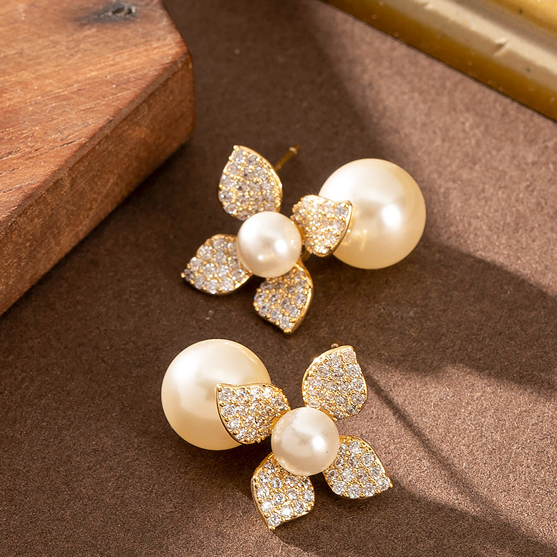 French Elegant Exquisite Fresh Full Dia Petal Flower Pearl Stud Earrings Light High-end Sier Needle Ear Jewelry