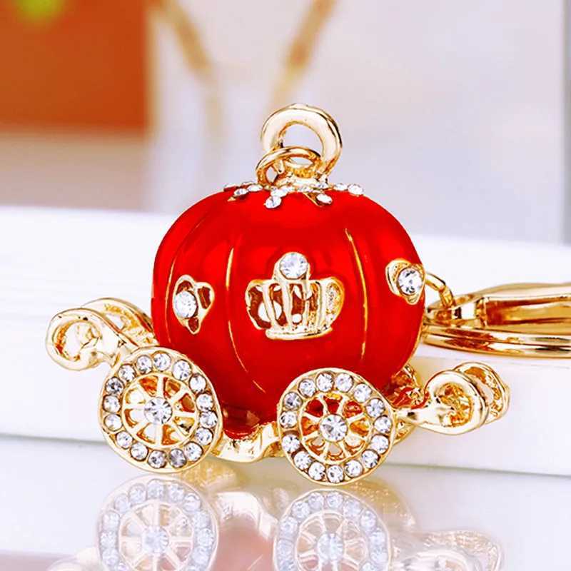 Fantastic Princess Pumpkin Carriage Keyring Crystal Hallowmas Fairytale Keychain Painted Purse Bag Pendant Car Key Ring Holder R250725