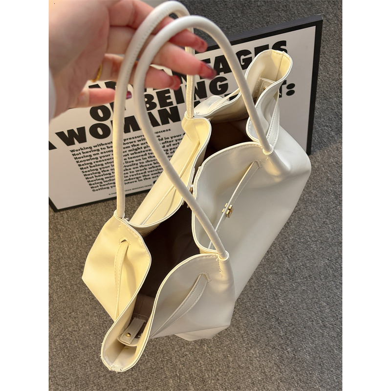 Early Spring Large Capacity Tote Bag High-end Versatile Casual Simple Shoulder Underarm Bag Handbag for Women 250726