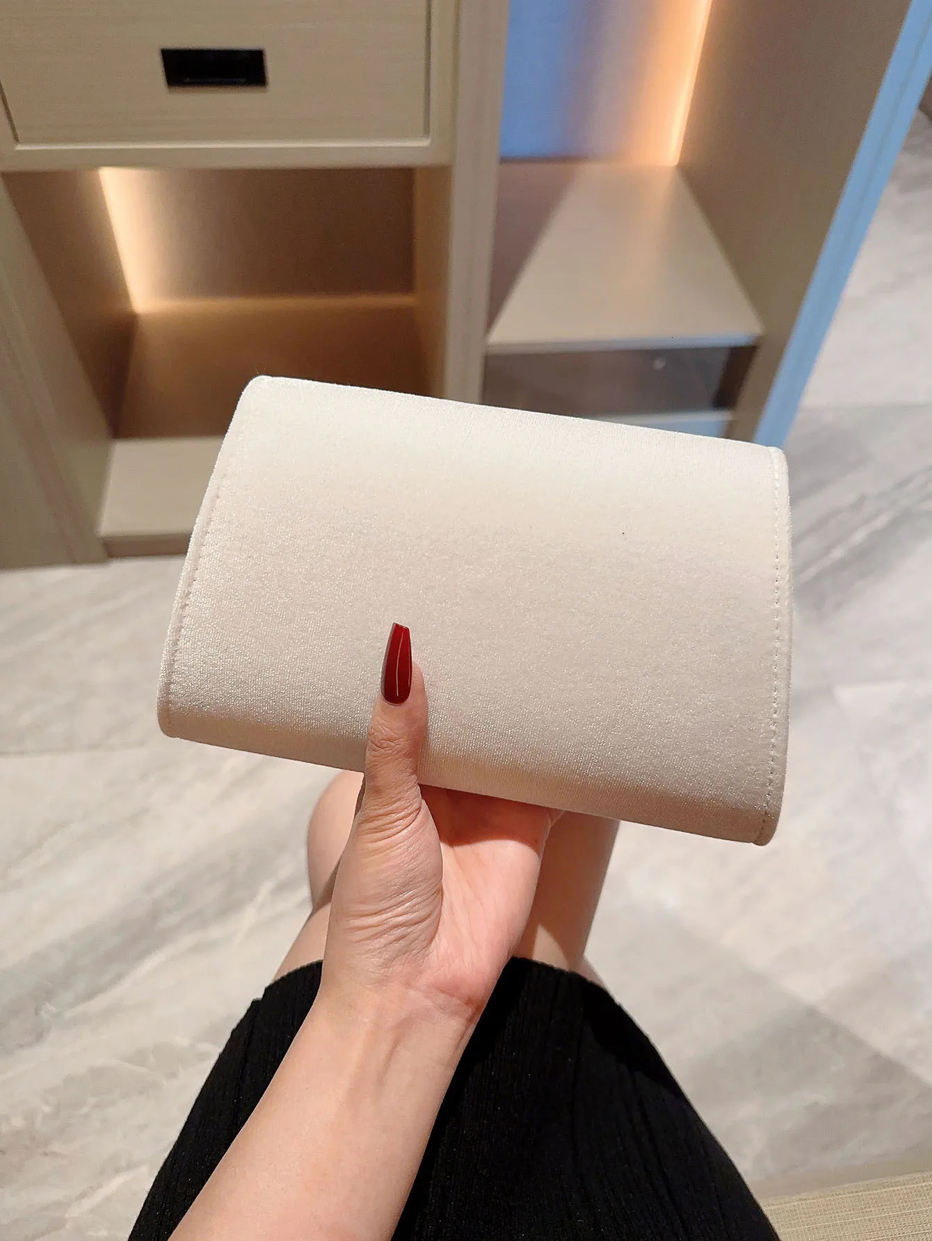 A Shiny Rhinestone Velvet Evening Dress Bag Hand Evening Bag Romantic white Wedding Bag Banquet Bag Bridal Bag Chain Bag Formal Party Bag Prom Bag Env