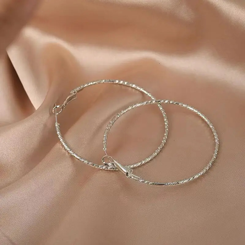 Geometric Metal Hoop Earrings for Women Jewelry Gift Carve Serrations Round Circle Trendy Exaggerate Statement Earring 250715
