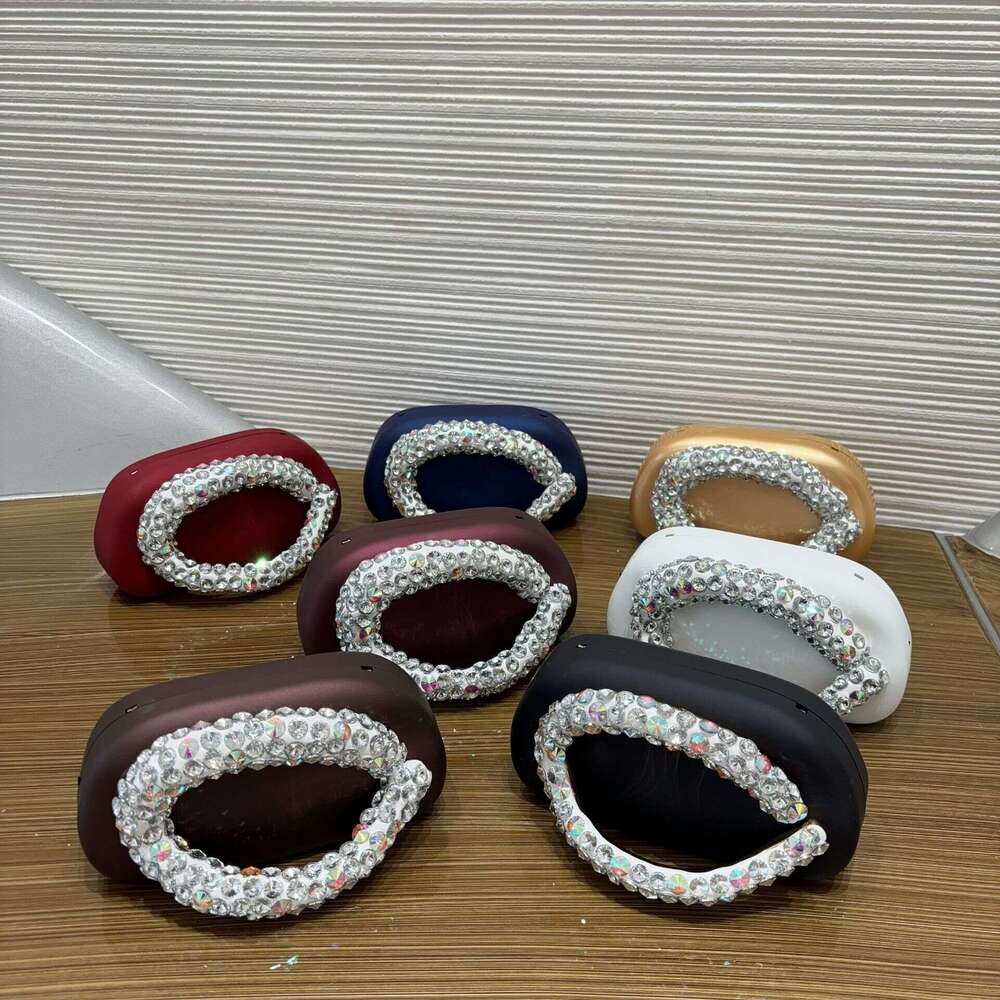 Trendy Niche Diamond-Studded Burgundy Box Small Square Versatile for Banquets, Handheld, Crossbody, Evening Bag