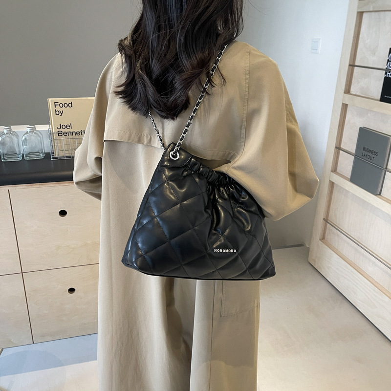 Luxury Brand Designer Bag Women's Bag Fashion Large Luxury bag Capacity Bag New Small Style Quilted Chain Bucket Bag Spring Style Shoulder Bag