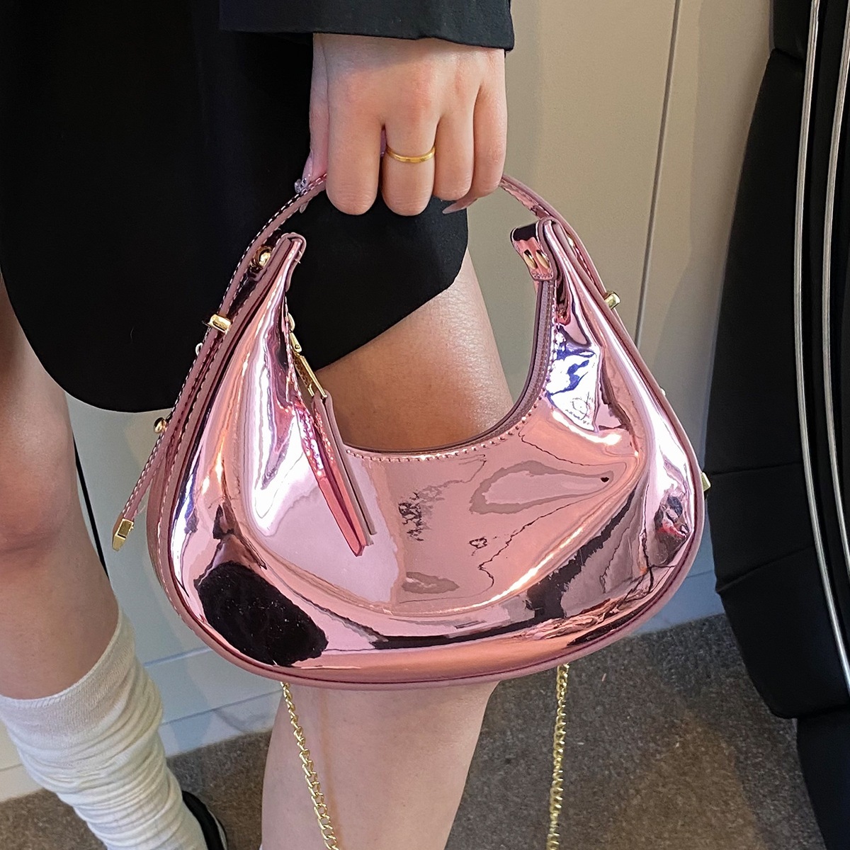 Luxury Brand Designer Bag Women's Luxury bag Bag Dumpling Trend New Spring Hand Feel Lacquer Crossbody Bag Commuting Shoulder Bag Fashion