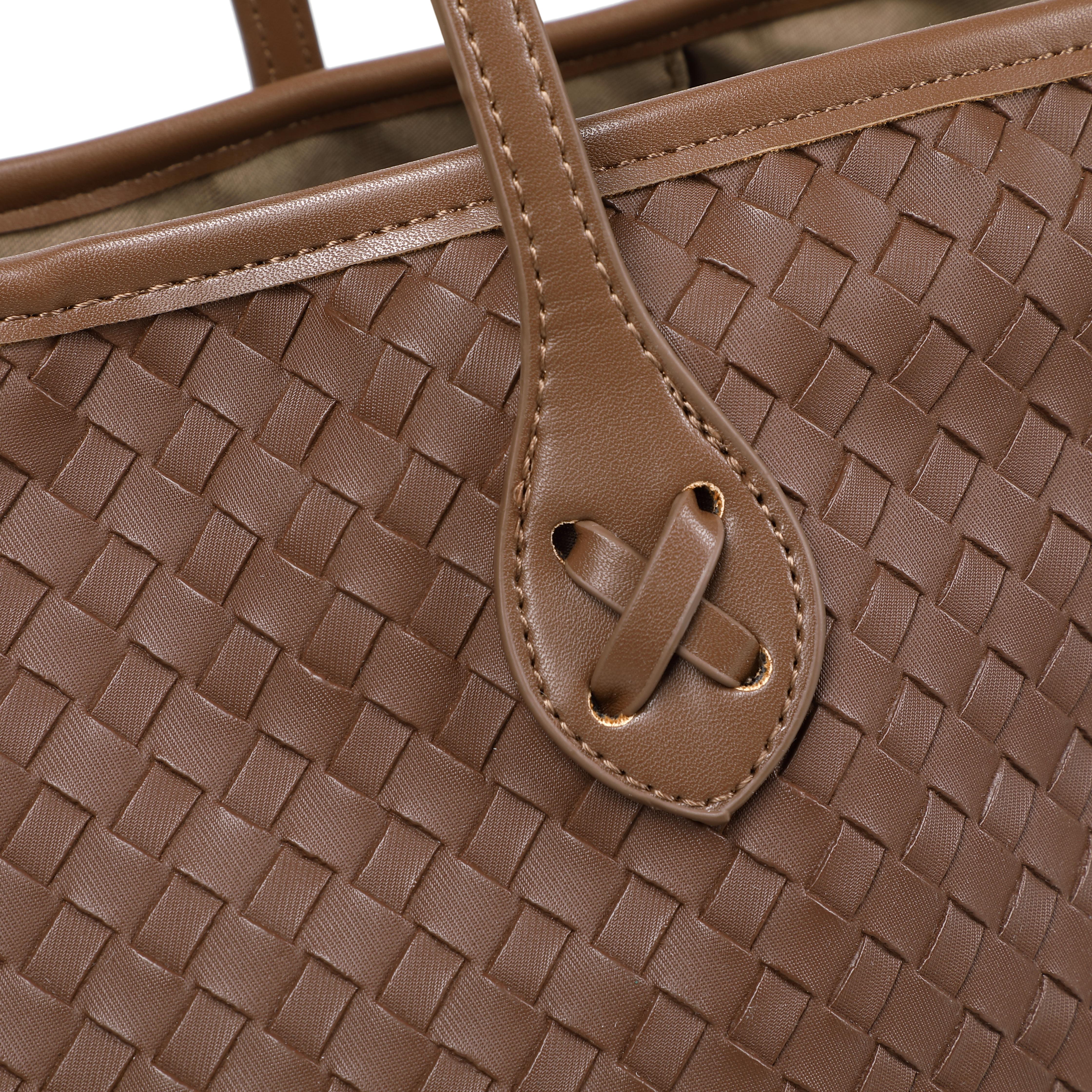 Large-Capacity Fashionable Women's Handbag Ideal For Moms And Their Kids