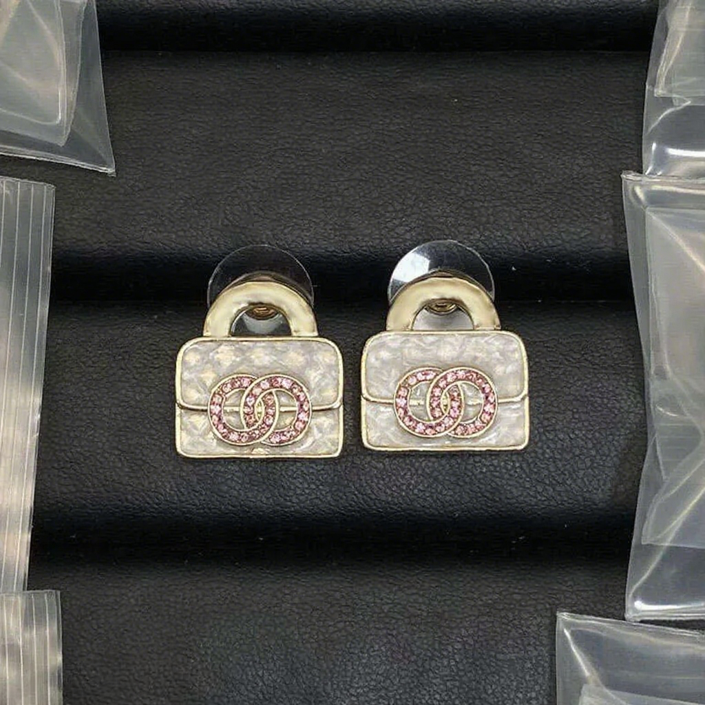 Xiaoxiangfeng New Full Dia Double C Pearl Home Fashion Versatile High-end Fragrance Grandma Earrings Jewelry