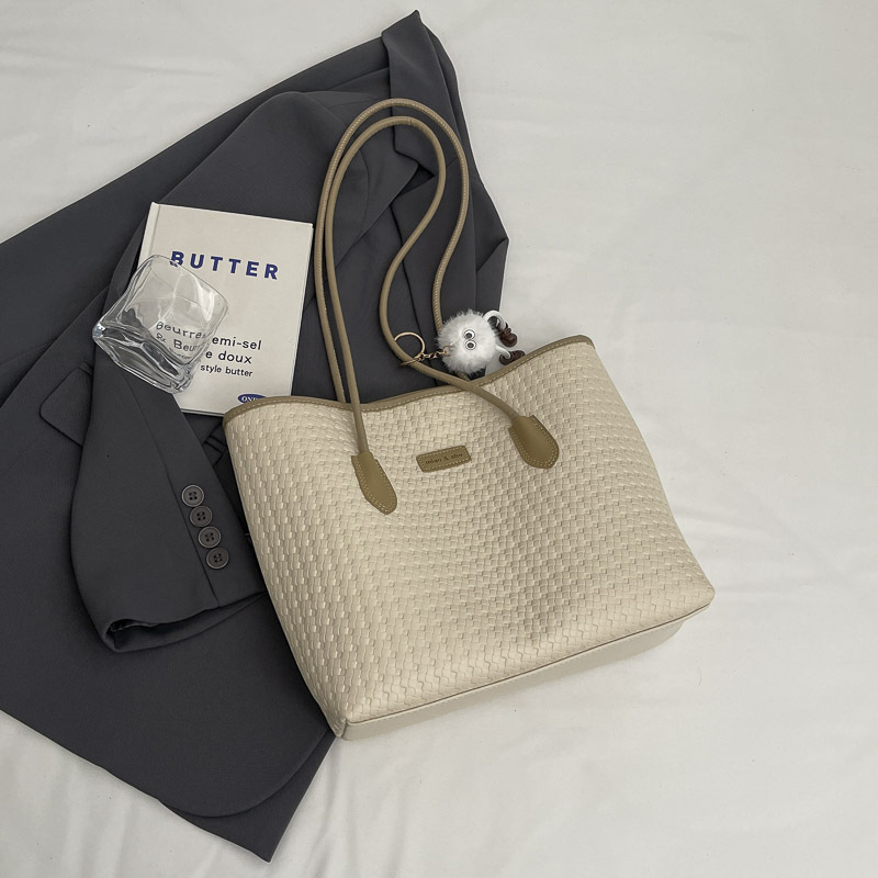 Luxury Brand Designer Bag Women's Luxury bag Bag Retro Large Capacity Handbag New Fashion Embossed Shoulder Underarm Bag For Work Commute Tote Ba