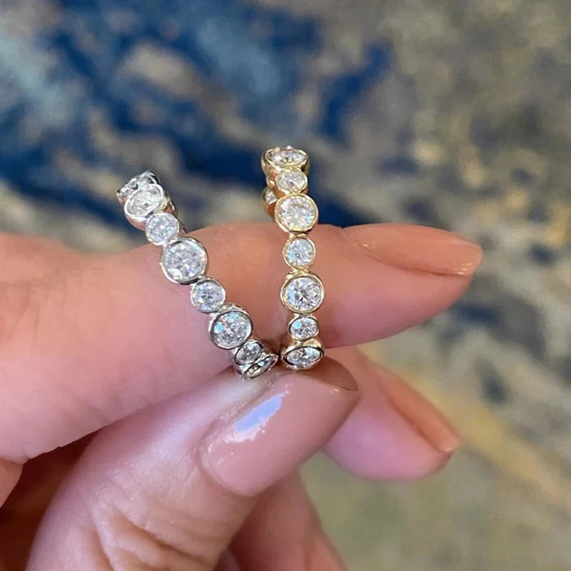 Huitan Trendy Round Cubic Zirconia Ring for Women Silver ColorGold Color Statement Female Accessories Daily Wear Jewelry 250716