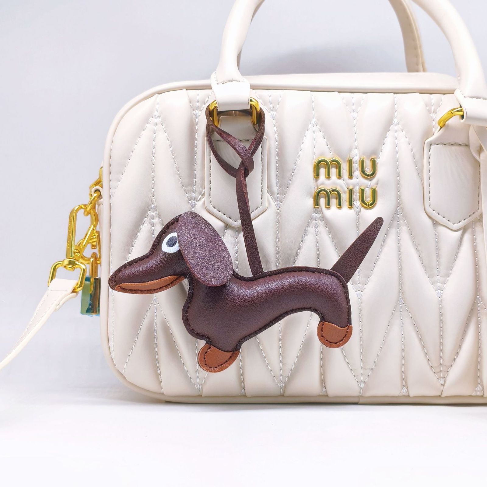 Dachshund Puppy Bag Pendant Decoration Ins Blogger Dachshund Dog Same Style Handmade Woven Rope Leather Pendant 250726