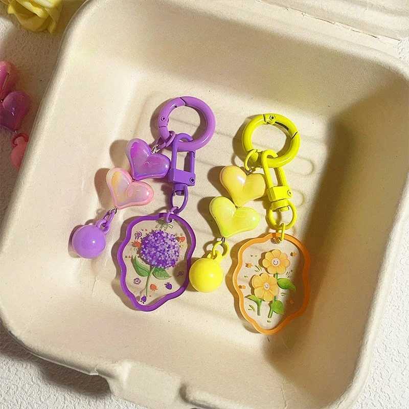 Beautiful Colorful Flower Keychains Heart-shaped Pendant Acrylic Floral Keychains Woman Handbag Ornament R250725