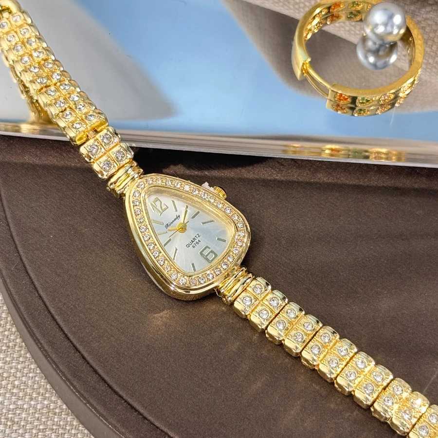 Wens Diamond-Set Snake Alloy Case Sun Stripe Sc Diamond-Set Fine Bracelet Quartz Watch Luxury Wens Watch X250726