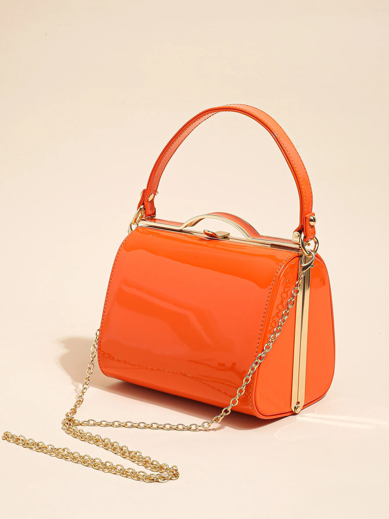 Highlight Cute Simple Patent Leather Pearlescent Leather Handheld Hard Shell Clip Dinner Bag 250723