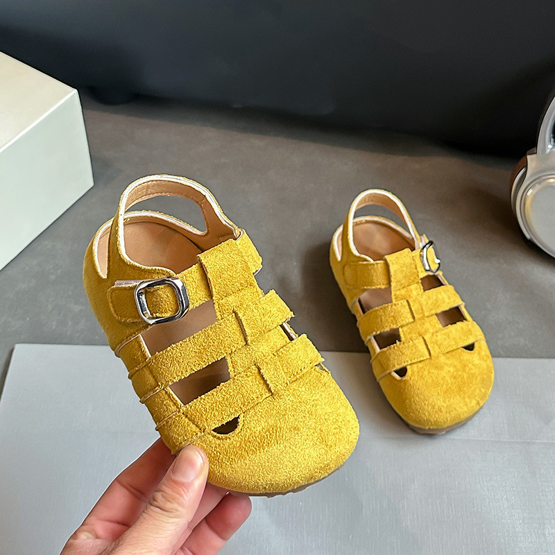 Children's Sandals for Boys, New Summer 2025 new Styles Breathable Baby Shoes Brown Woven Toe-Covered -Style Shoes with Soft Soles and Anti-Slip 