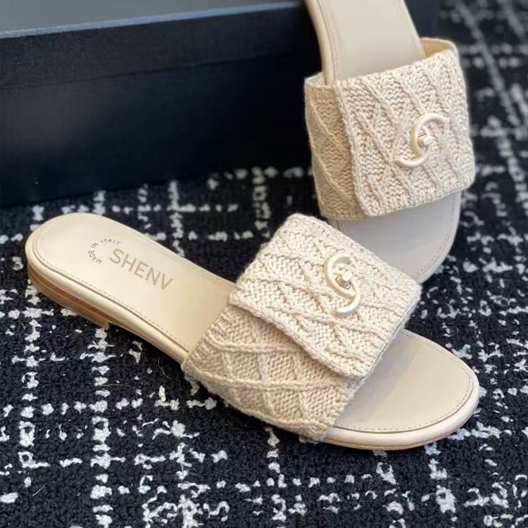 2025 New Woven Style Women's Slippers With A Single Slide 2025 Summer New Beach Sandals Luxury Designer Shoes Flat Outdoor Slippers And Backpack 