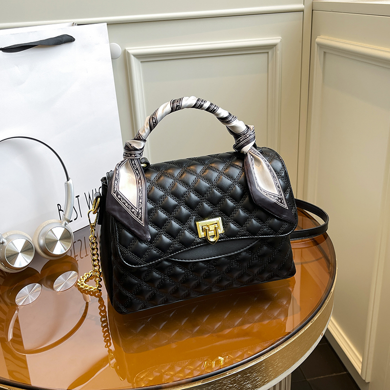 New Arrival: Women's Bag with Multi-layer Compartments, Large Capacity, Single Shoulder & Crossbody Design, Quilted Stitching, Minimalist Style, 