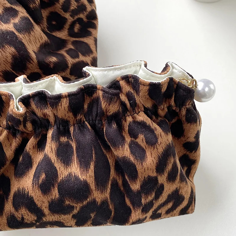 Womens Clutches Cosmetic Fashion Leopard Pearl Zipper Stylish Portable Cosmetic Storage Bags Make Up Organizer Cion Purse 250723