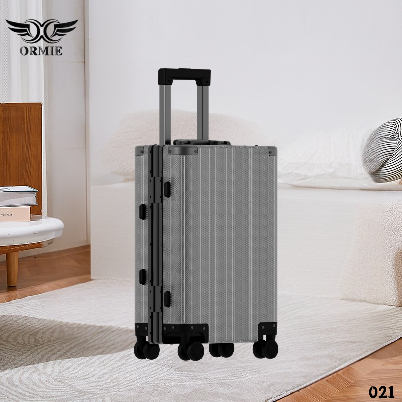 Premium Mens/Womens Aluminum Rolling Trunk Plus Compact Wheeled Backpack Ideal For Business Trips