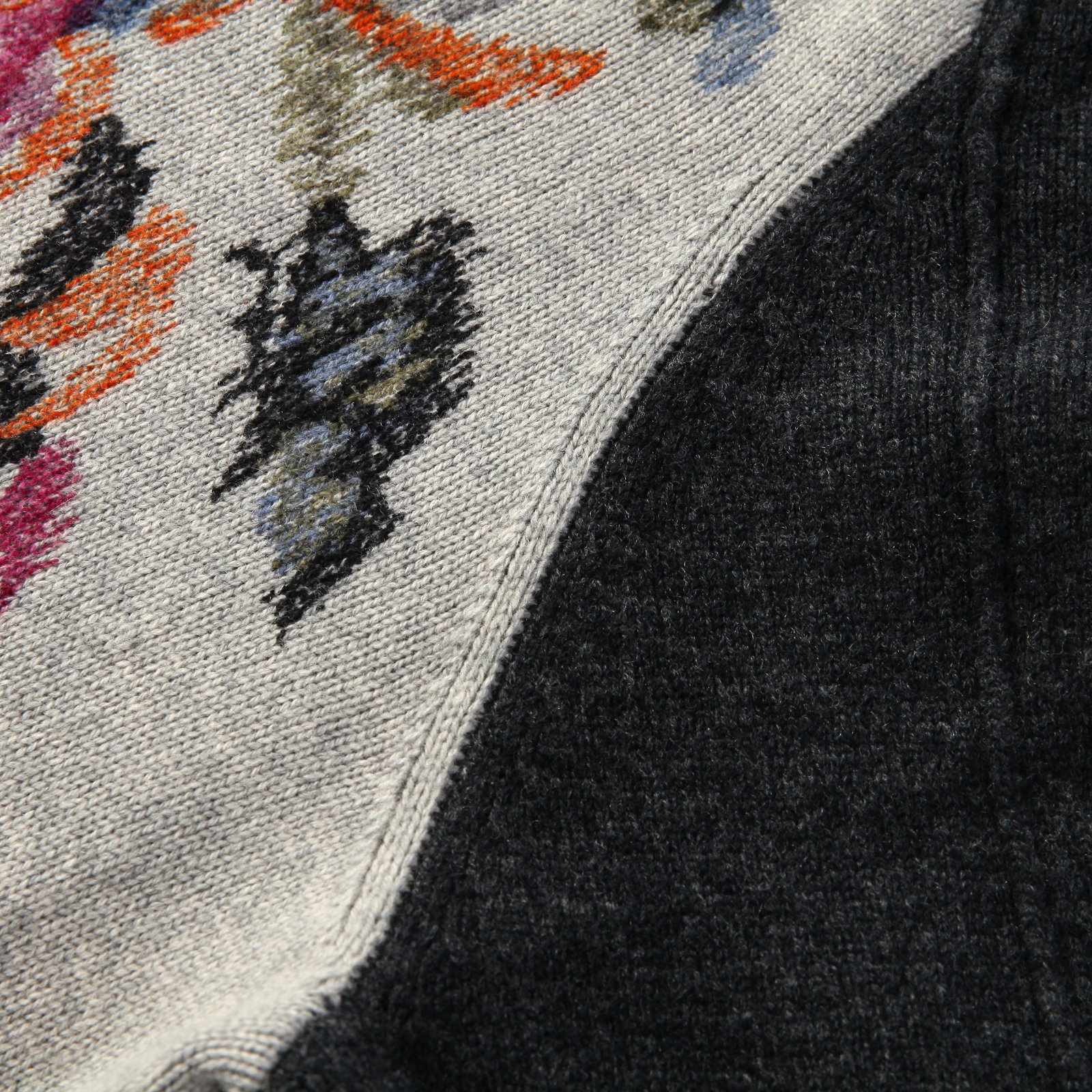 100% Cashmere Artistic Floral Jacquard Sweater Colorblocked Design Unique Top