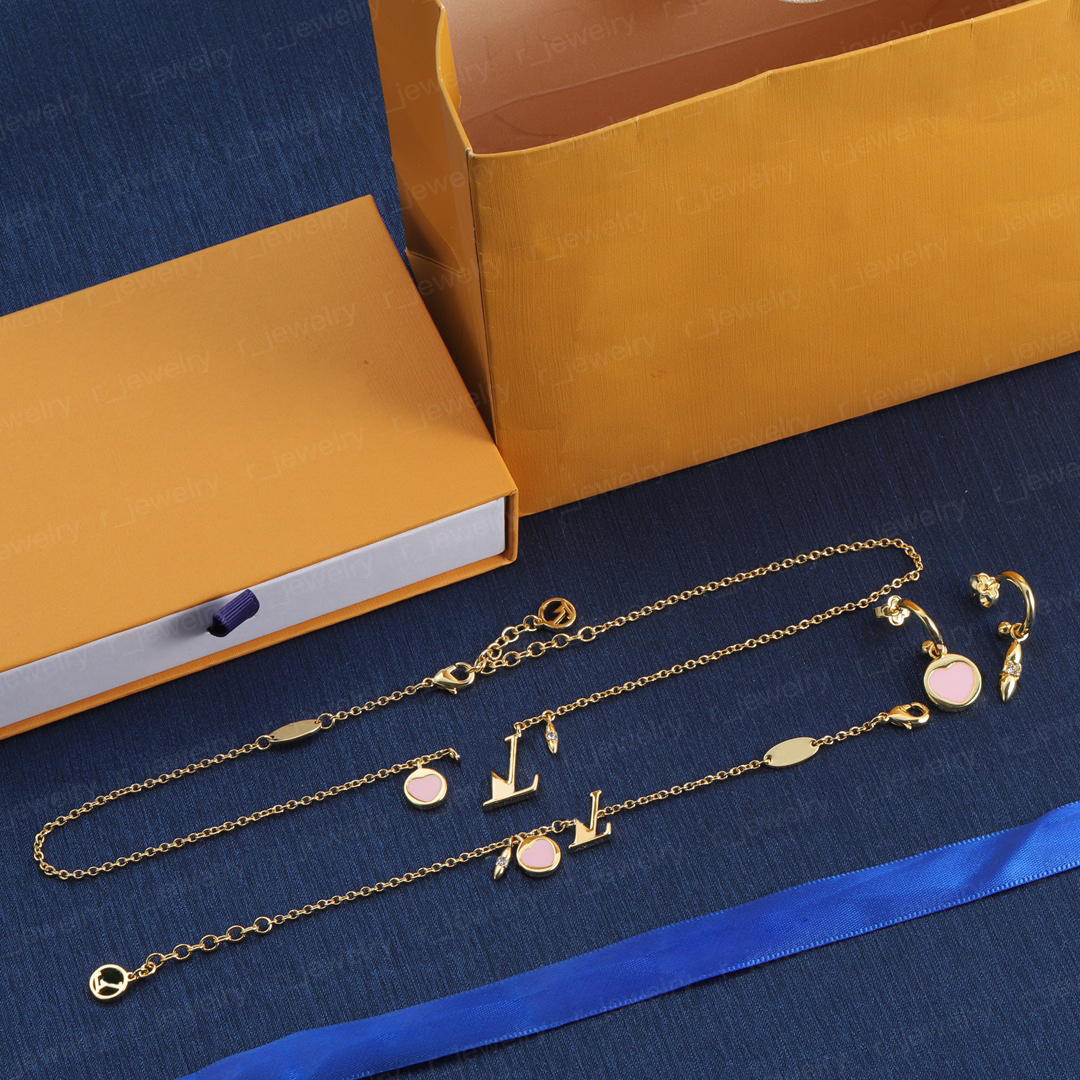 Golden necklace classic and luxurious pink heart-shaped flower letter necklace bracelet and earrings designer jewelry a gift for a lady's birthday party