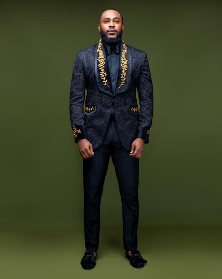 Handsome Jacquard 2 Pieces Men Suits One Button Shawl Lapel Appliques Tuxedo Slim Wedding Groom Prom Plus Size Costume Homme Bridegroom Tailor Made Co