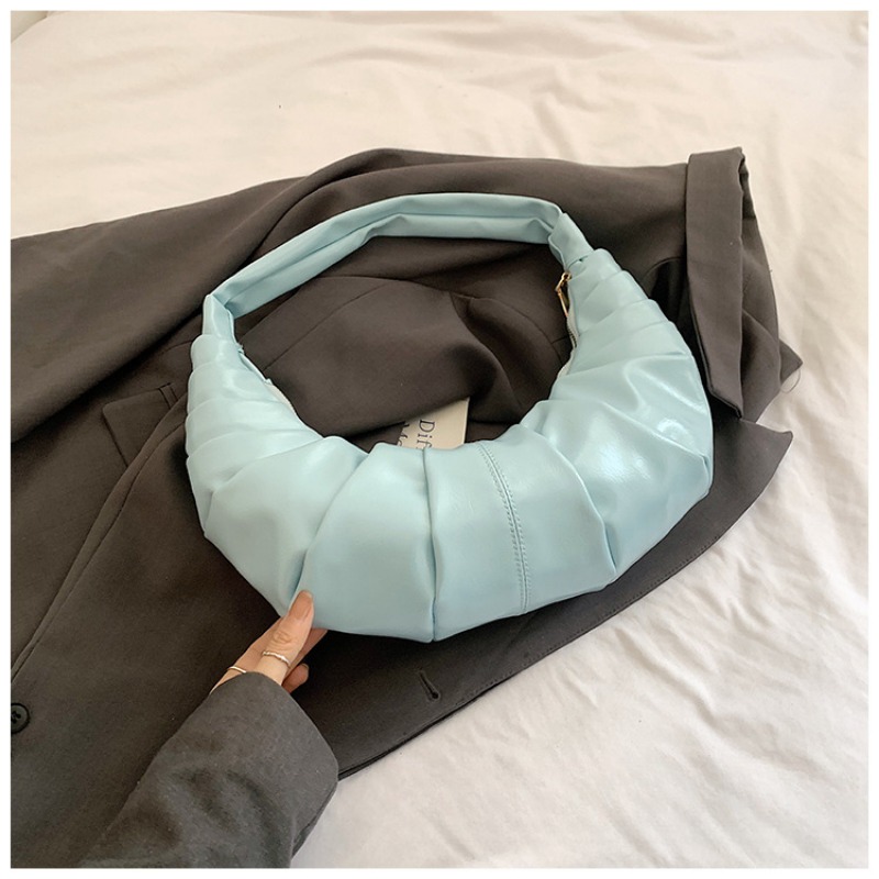 Fashionable High-Sense Commuter Shoulder Bag with Spacious Storage Ideal for Everyday Carry