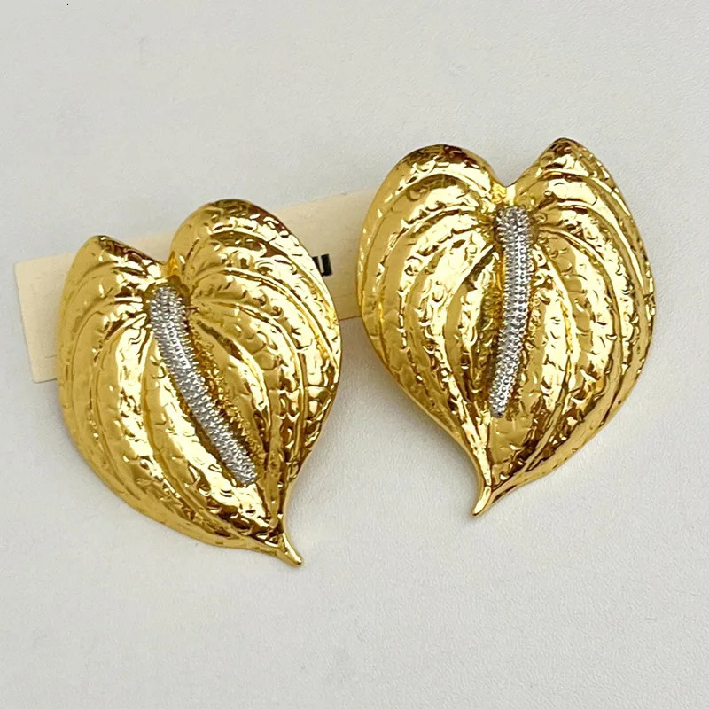 Kshmir Exaggerated Metal Large Leaves Earrings for Women European American Personality Unique Party Heavy Jewelry Accessories 250715