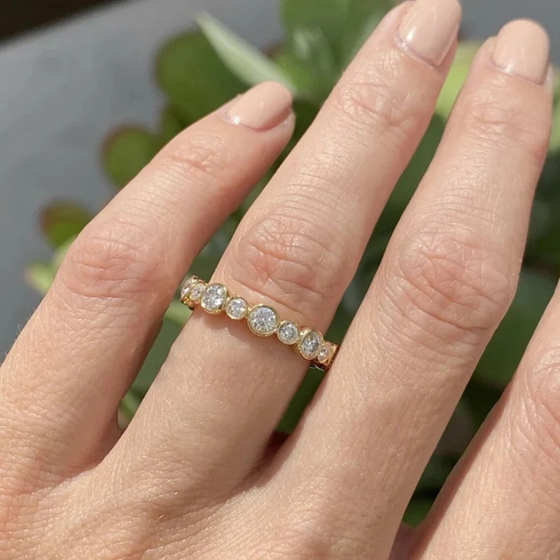 Huitan Trendy Round Cubic Zirconia Ring for Women Silver ColorGold Color Statement Female Accessories Daily Wear Jewelry 250716