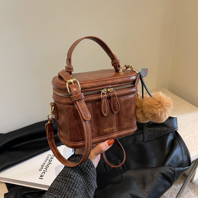 Luxury Brand Designer Luxury bag Bag Women's Bag High-Quality Texture Small Bag New Fashion Ins Style Handheld Box Bucket Bag Versatile Stylish C