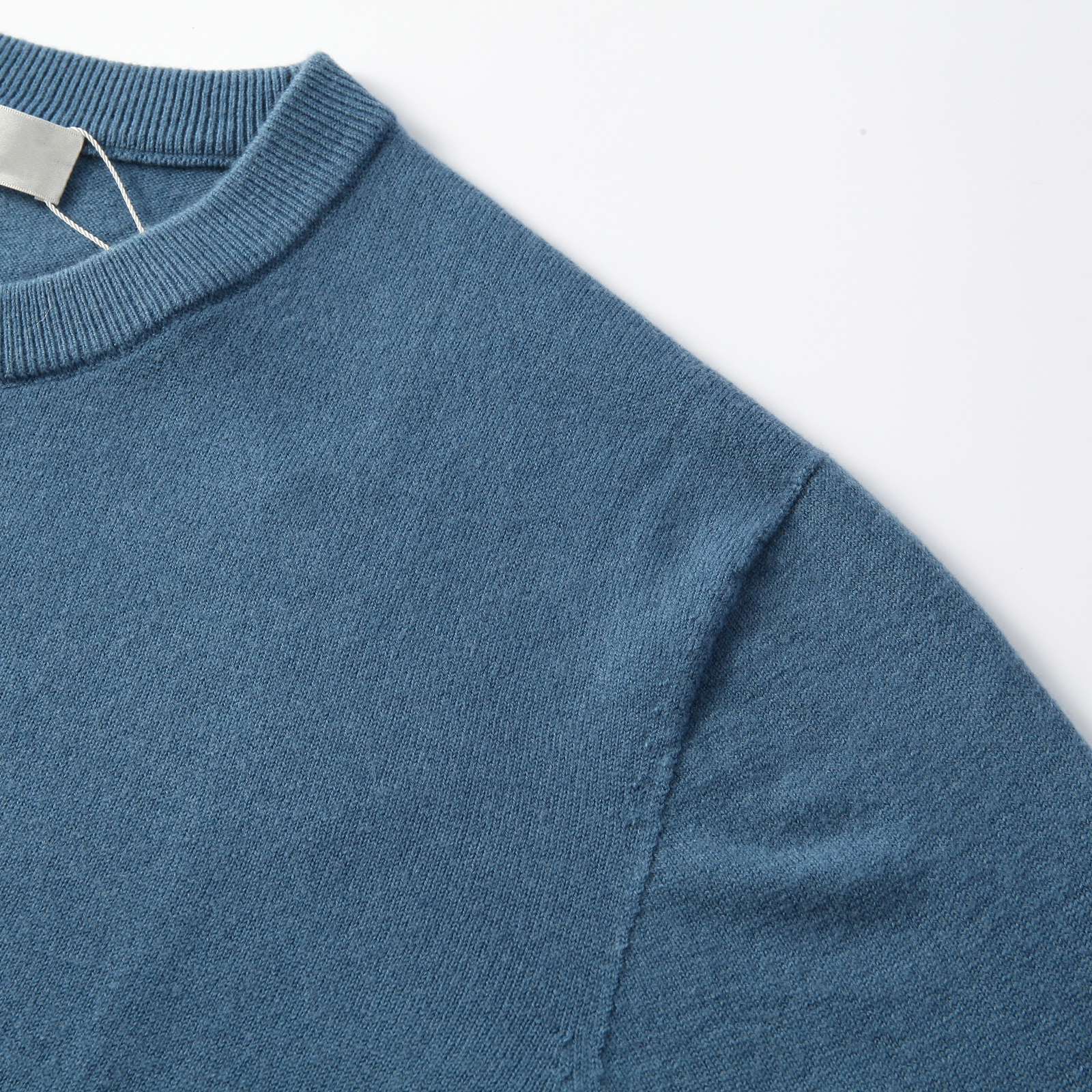 Men's round neck solid color sweater multi-color basic models of autumn and winter knitting bottoming tops