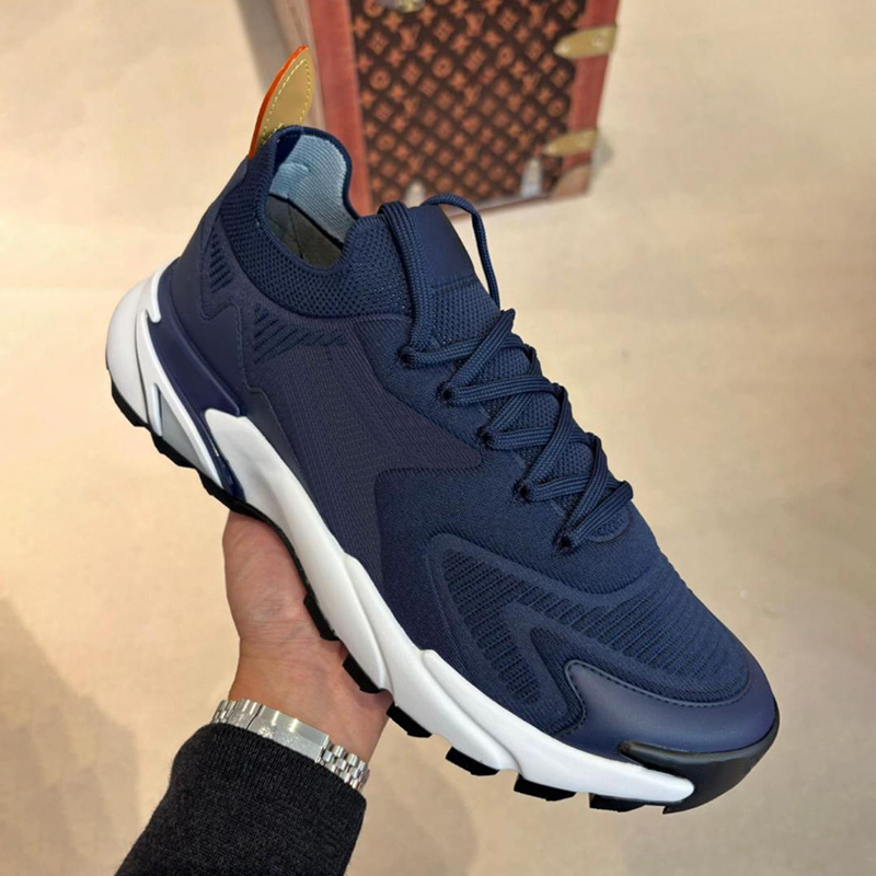 Running shoes designer men and women knitted breathable Runner Tatic sneakers lightweight sports outdoor training shoes walking shoes 892