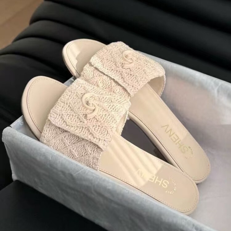 2025 New Woven Style Women's Slippers With A Single Slide 2025 Summer New Beach Sandals Luxury Designer Shoes Flat Outdoor Slippers And Backpack 