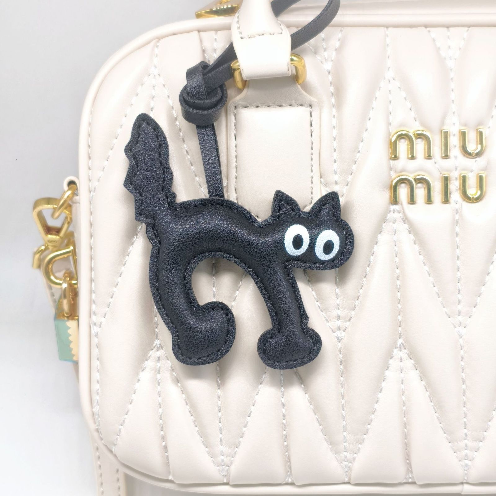 Dachshund Puppy Bag Pendant Decoration Ins Blogger Dachshund Dog Same Style Handmade Woven Rope Leather Pendant 250726