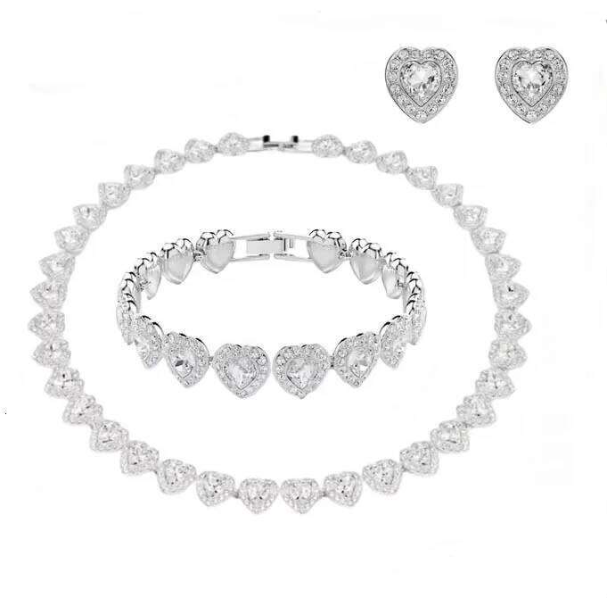 2025 Elegant Fashion Love Style S Earnail Bracelet Necklace Pendant Set Combination Jewelry Essential for Daily Wearing