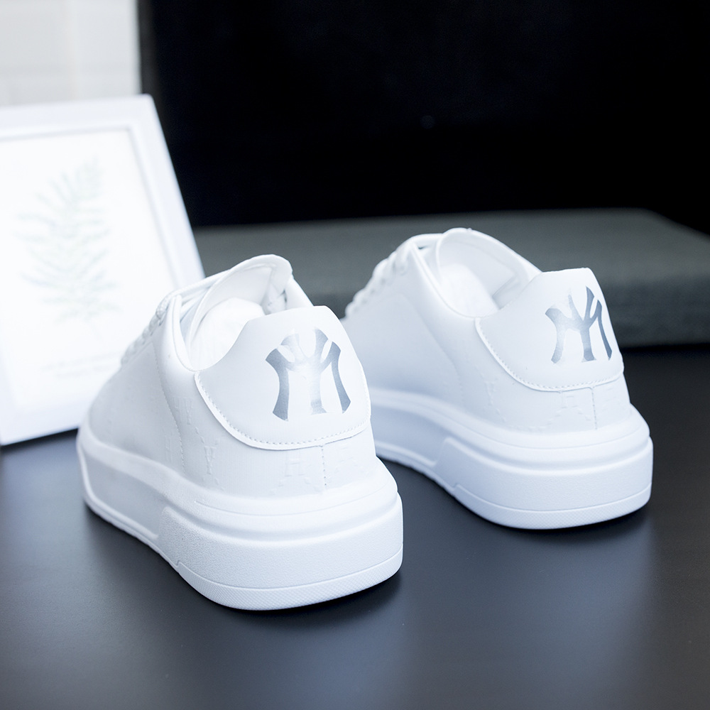 Men's shoes new styles for autumn 2025 sports sneakers Korean - style thick - soled casual shoes men's white sneakers