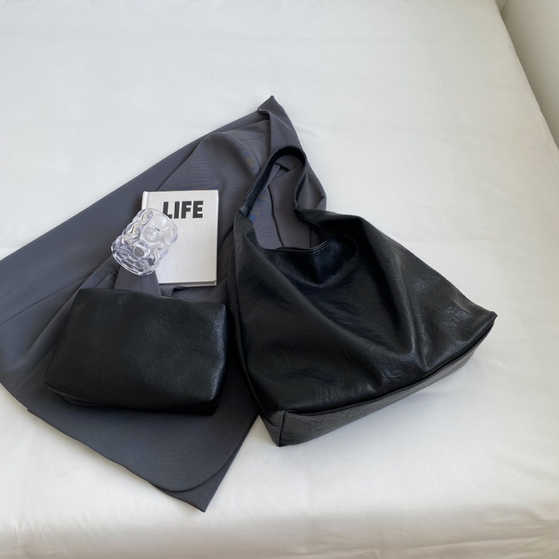 Trendsetting Solid-Colored High-Quality Underarm/Shoulder Backpack for Everyday Use