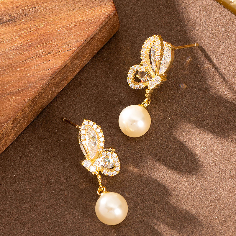 Sier Needle Korean Version Super Fairy Exquisite Crystal Zircon Butterfly for Women High-end Elegant Versatile Pearl Stud Earrings Jewelry