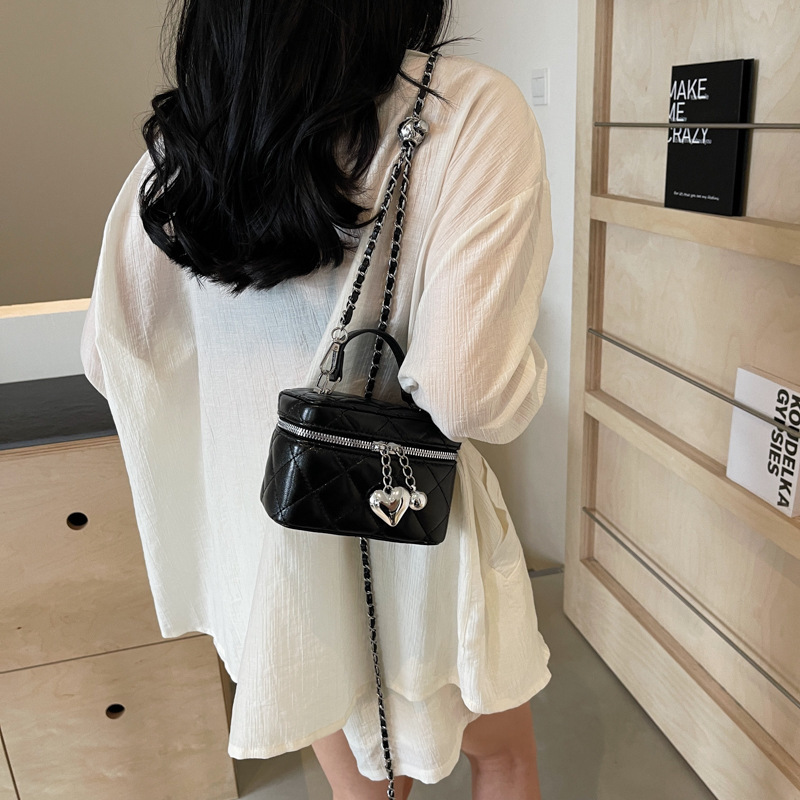 Luxury Brand Designer Bag Women's Bag Summer New Fashion Quilted Luxury bag Chain Simple Luxury High-Value Niche Design Single Shoulder Crossbody