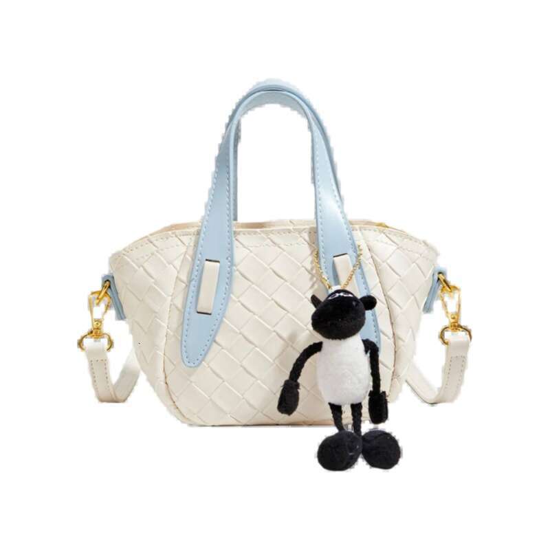 Woven Durable Single Shoulder Women Crossbody Handbag Ladies Designer Classic Elegant Cute Pendant Bag