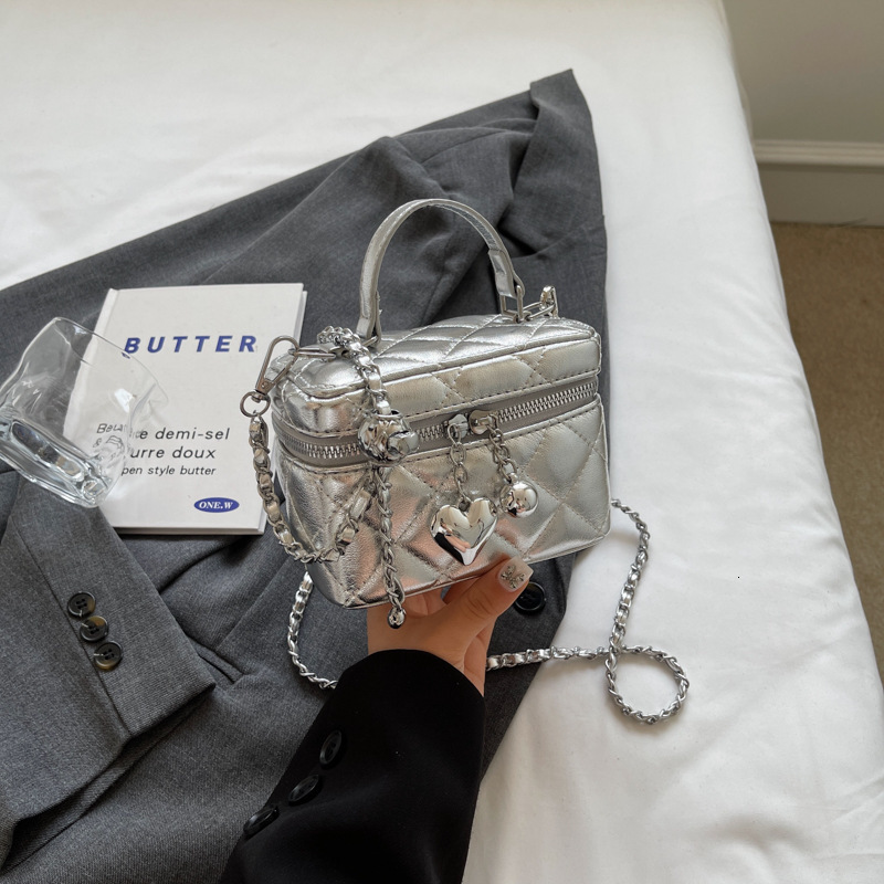 Luxury Brand Designer Bag Women's Bag Summer New Fashion Quilted Luxury bag Chain Simple Luxury High-Value Niche Design Single Shoulder Crossbody