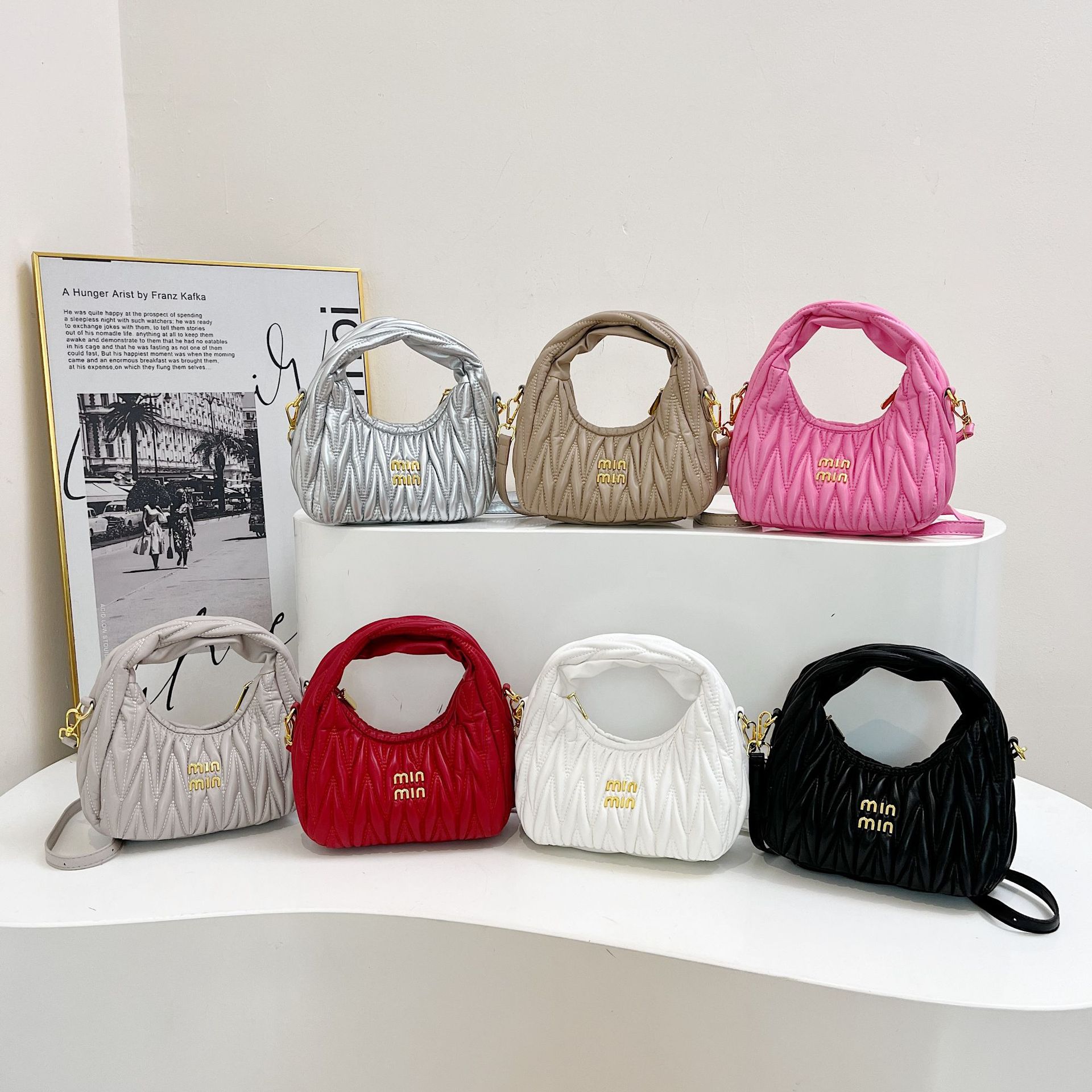Fashion trend Pleated Underarm Bag Niche Women's Bag 2025 New Arrival Handheld Crossbody Bag free shipping
