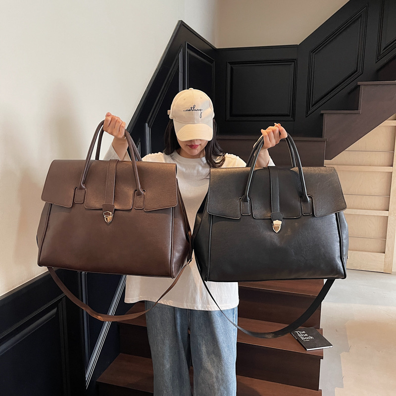 Designer bag 2025 2025 New Handheld Briefcase for Women Vintage Large Capacity Commuter Bag Short Trip Travel Bag Business Trip Travel Bag Luxury Bag