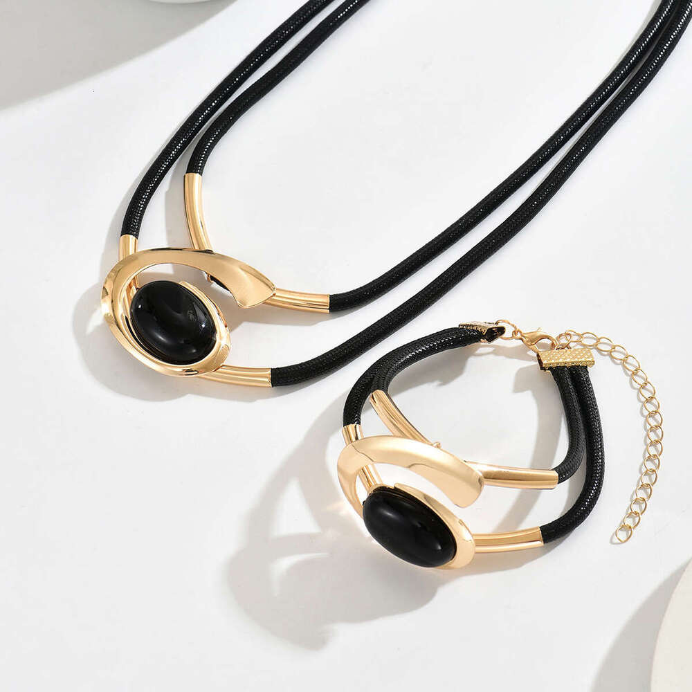 INS Luxury jewelry designer necklace bracelet set European style women's geometric jewelry niche high-end gemstone inlaid design necklace bracele