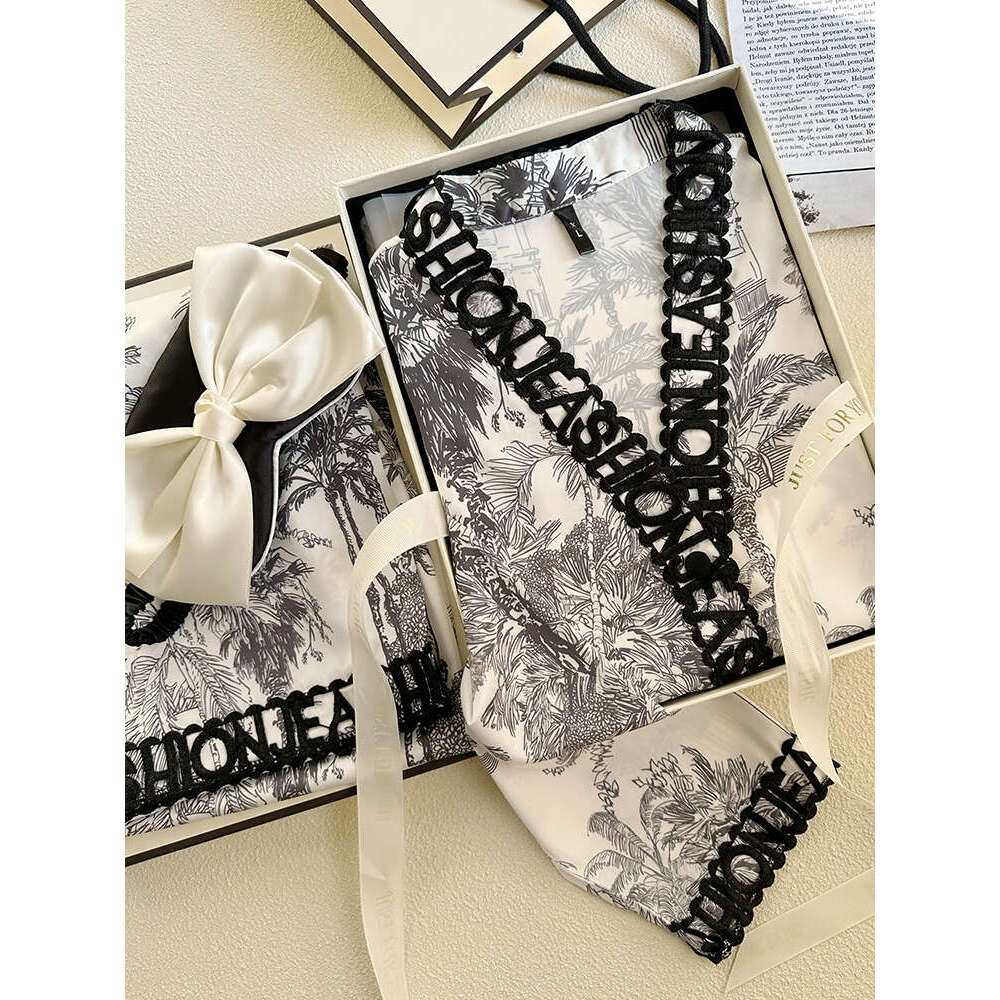 Rich Lady Lace Embroidery V-Neck Ink Painting Spring Summer New Ice Silk Pamas Women's Best Friend Homewear Gift Box