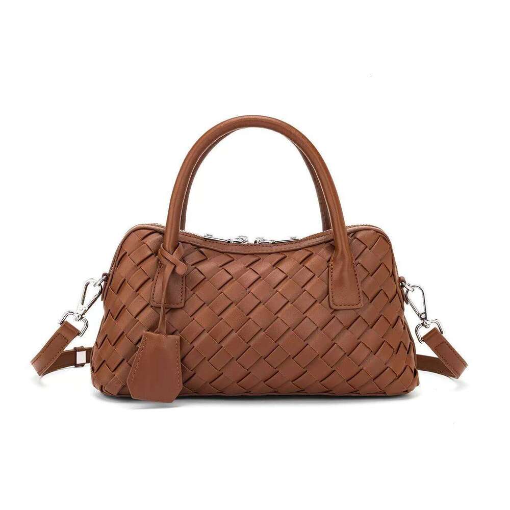 2025 Women Design New Woven Bowling Bag Single Shoulder Crossbody Boston Retro Handbag