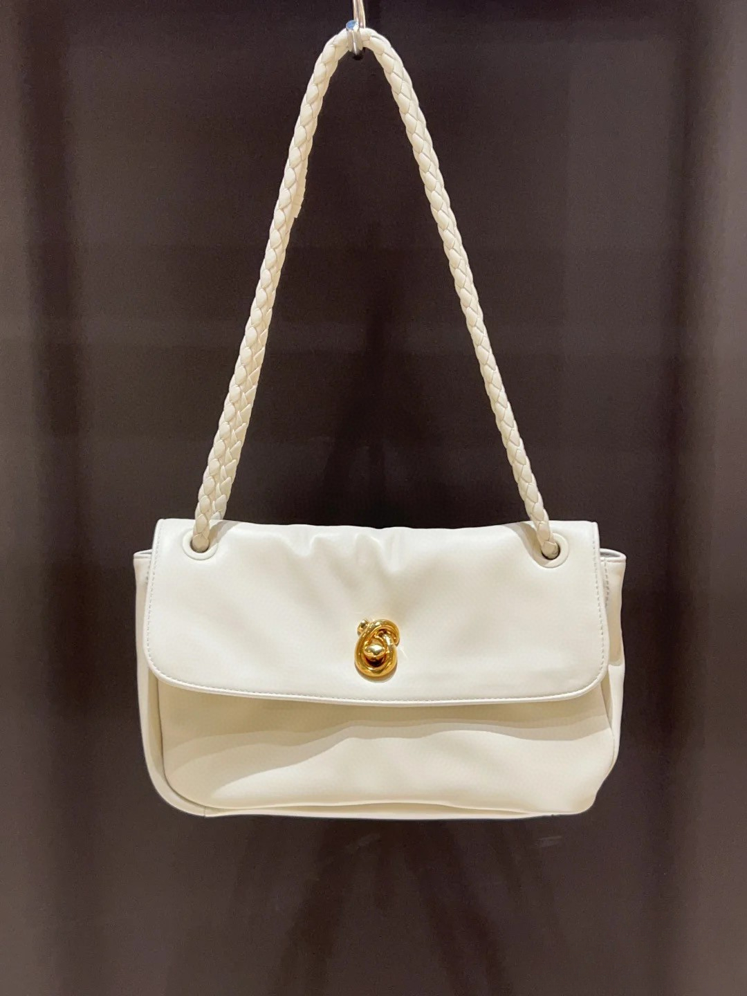 Shoulder Bags In Lambskin With Malleable Memory Flap Sculptural Knot Closure Sliding Cross-body Strap Soft Real Leather Flap New Quality Handmade Underarm Bag 3288