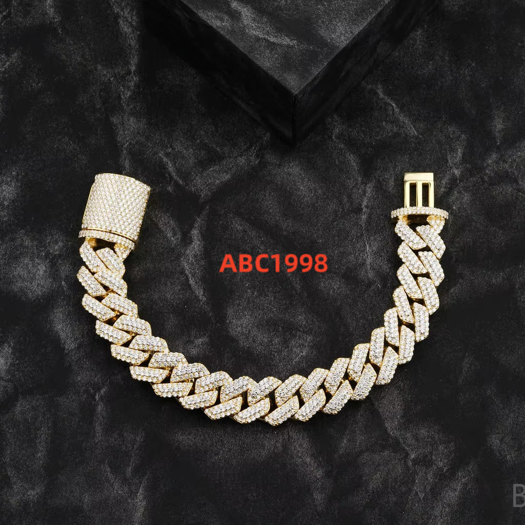 Elegant Iced out Lab Grown VVS Moissanite Cuban Link Chain Bracelet with Diamond from the United States